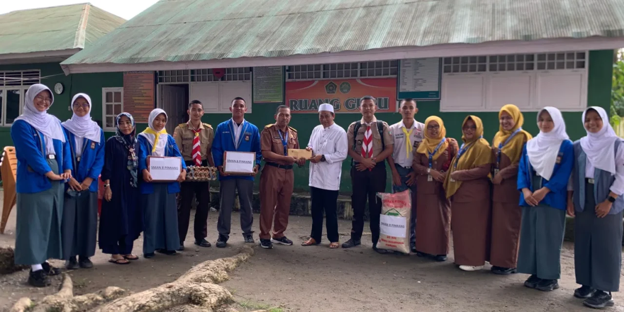 Peduli Korban Kebakaran, SMAN 8 Pinrang Salurkan Bantuan Uang Tunai dan Sembako